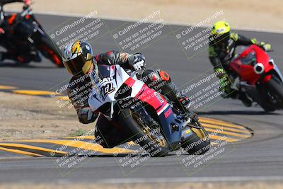 media/Oct-03-2022-Moto Forza (Mon) [[5f077a3730]]/Intermediate Group/Session 2 (Turn 10)/